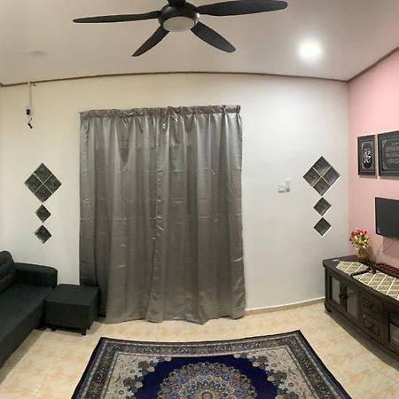 Lavender Homestay Desa Chendering 3 Bedrooms Kuala Terengganu Dış mekan fotoğraf