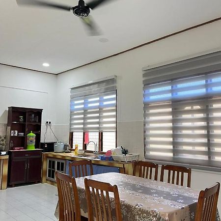 Lavender Homestay Desa Chendering 3 Bedrooms Kuala Terengganu Dış mekan fotoğraf