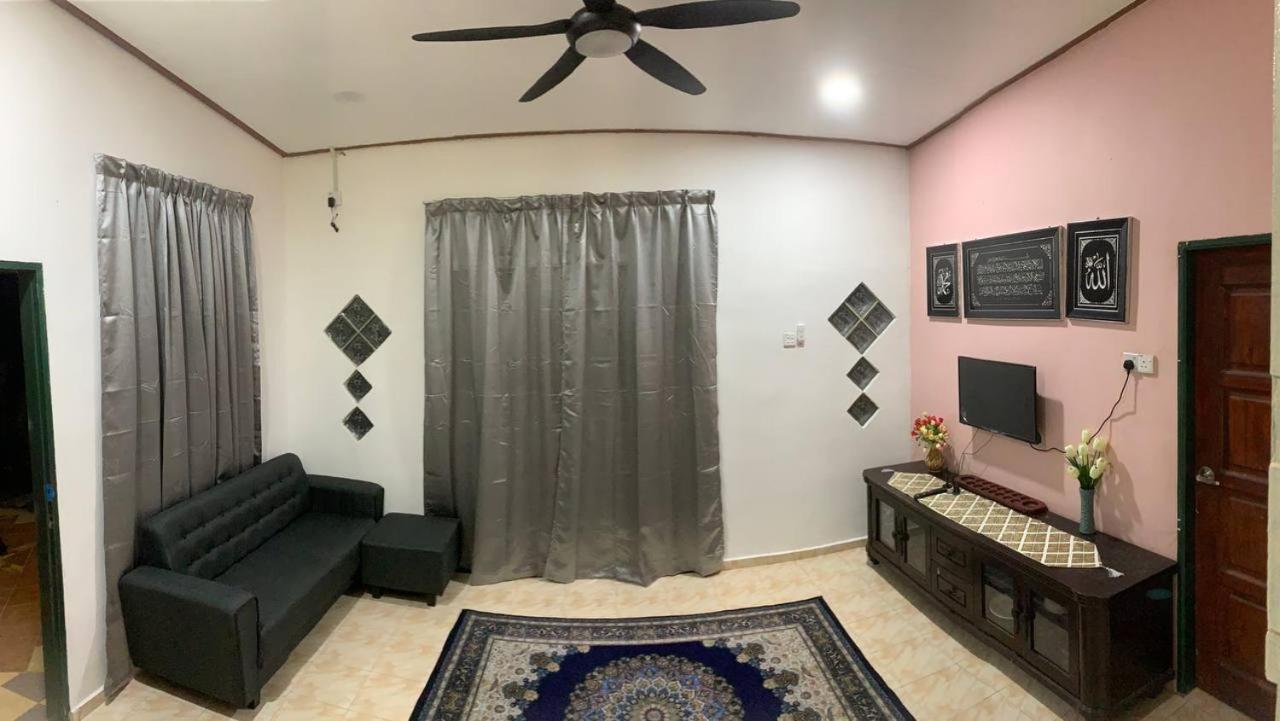 Lavender Homestay Desa Chendering 3 Bedrooms Kuala Terengganu Dış mekan fotoğraf